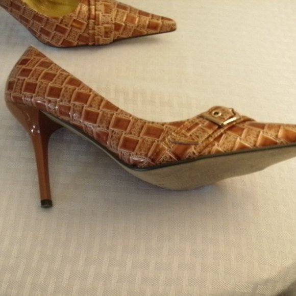 Pierre Dumas Tan Textured Heels - Picture 3 of 6